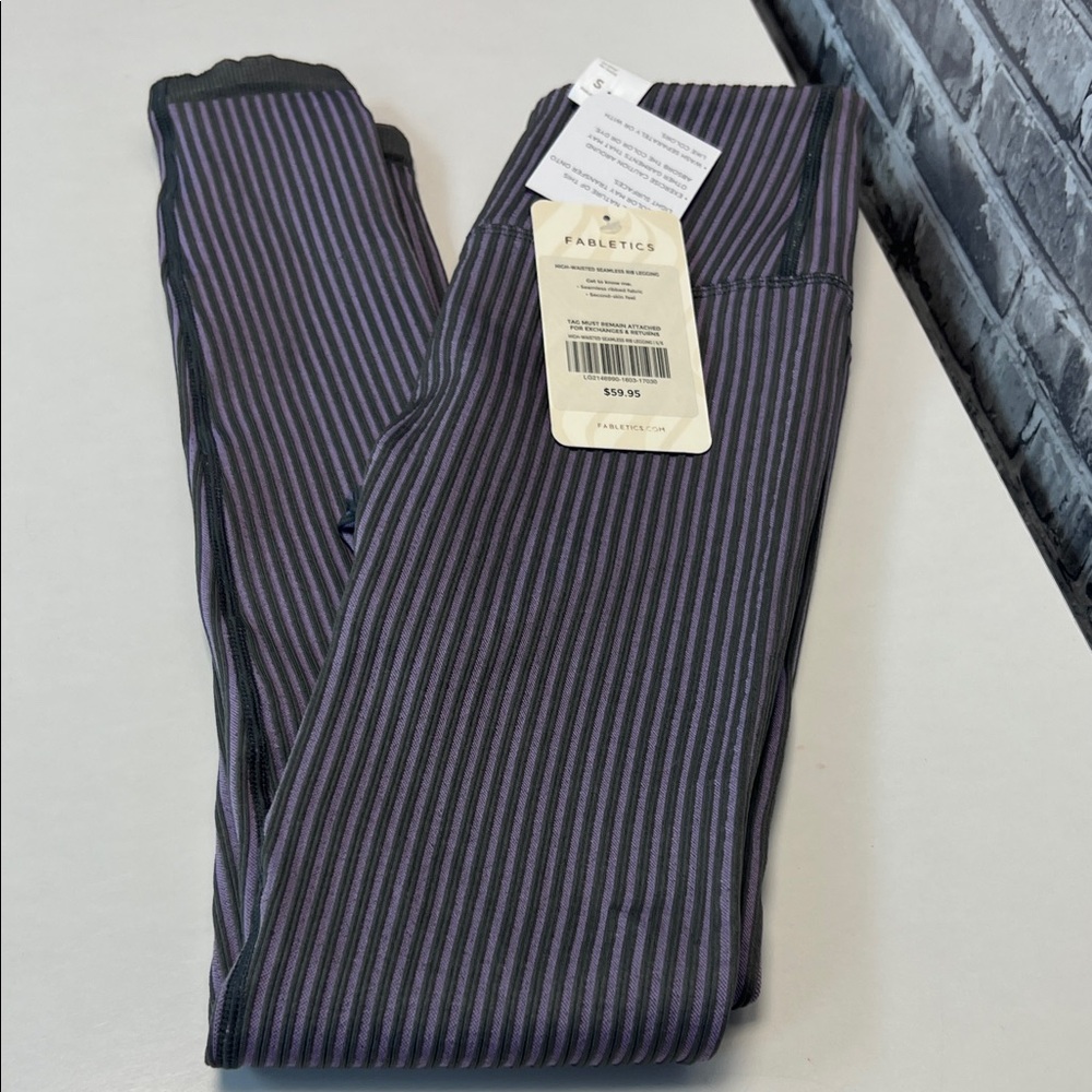 Woman's Fabletics Ribbed Leggings - Picture 11 of 11